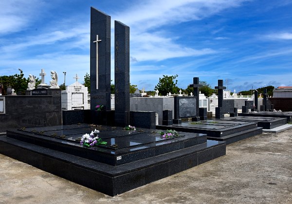 Curacao Cemetery: Janwe-Pietermaai Catholic Cemetery (Santana Katoliko Janwe-Pietermaai)